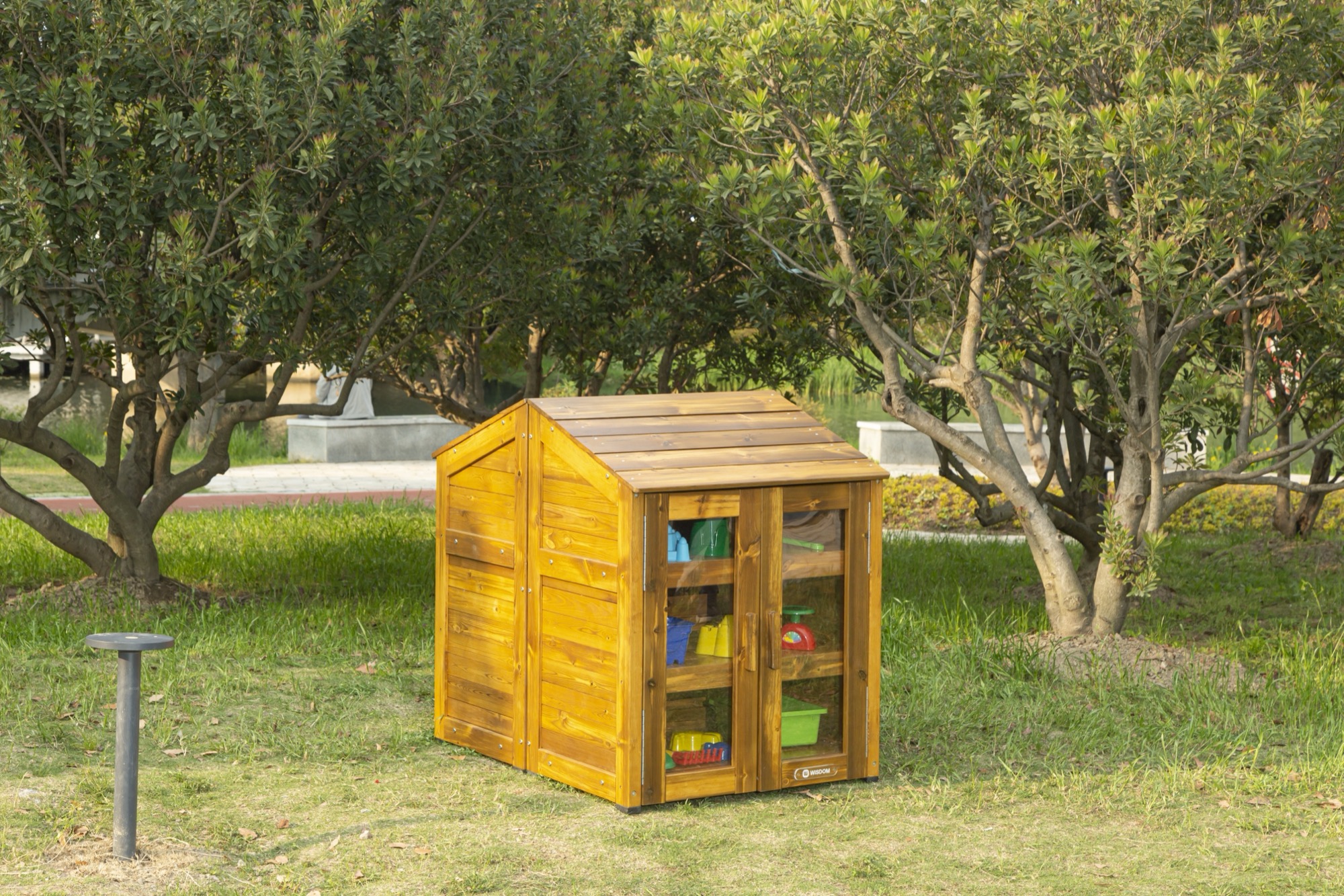 eduplay-buitenkast-met-doorzichtige-deuren-3.jpg