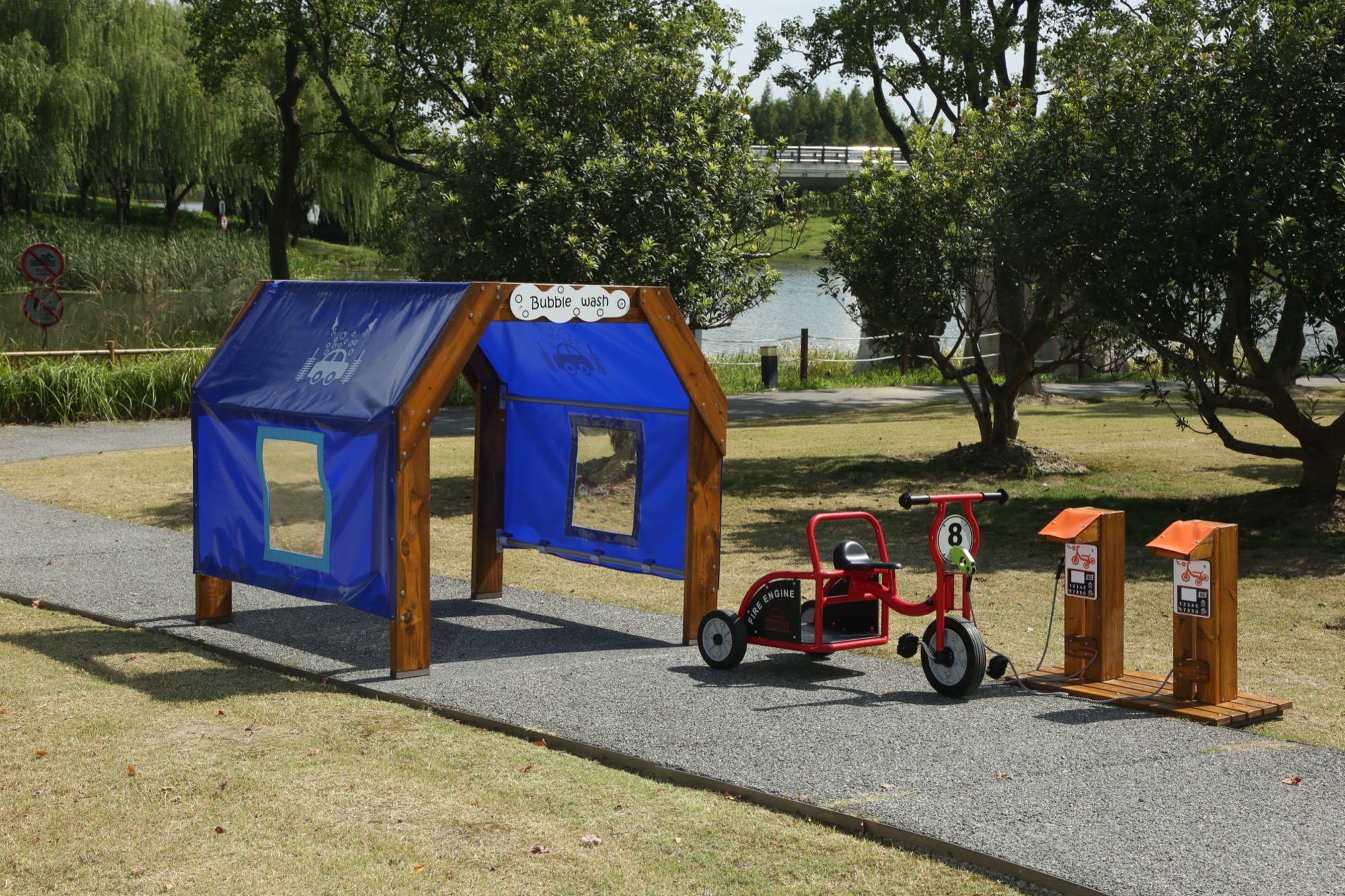 eduplay-e-trike-laadstation.JPG