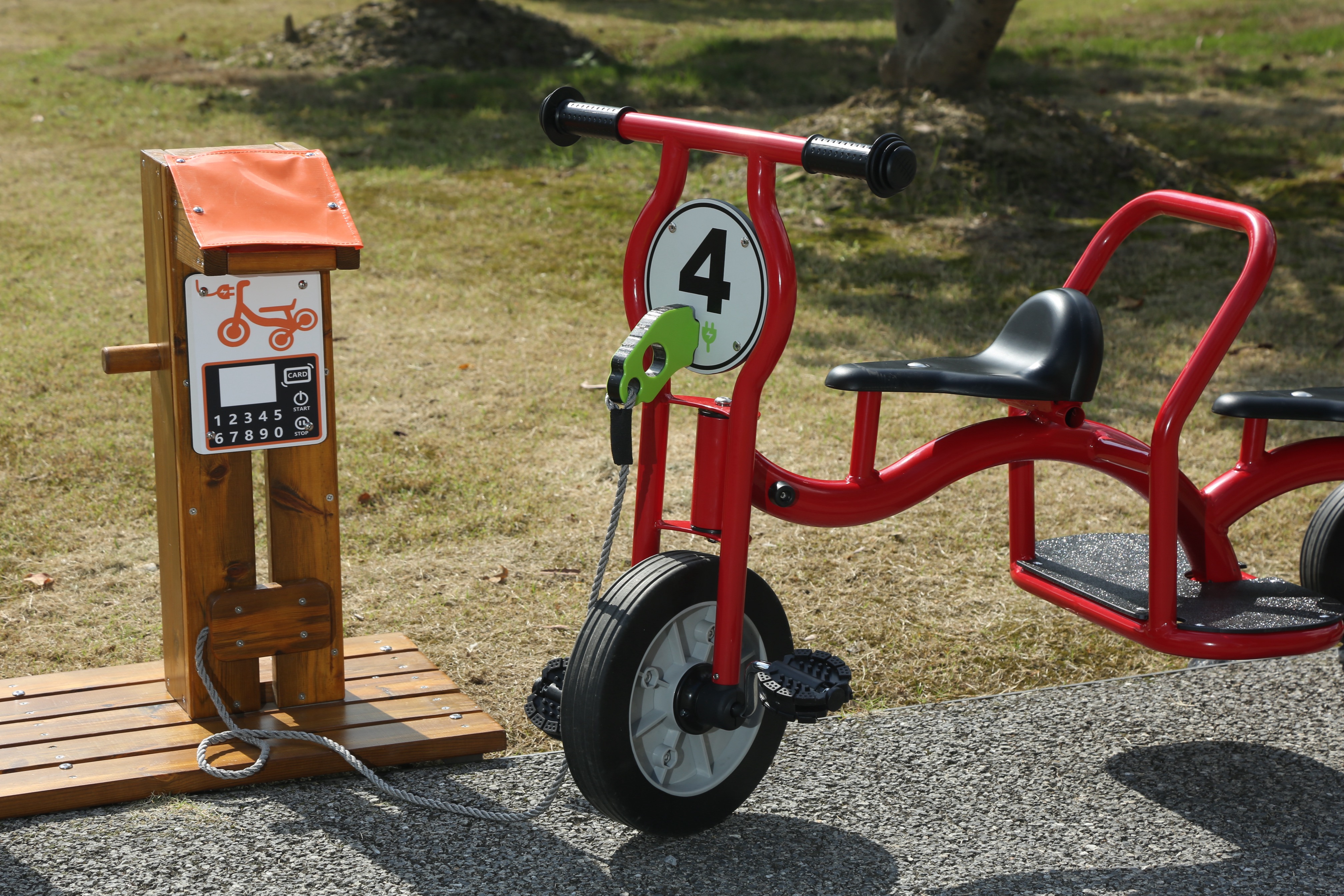 eduplay-e-trike-laadstation-4.JPG