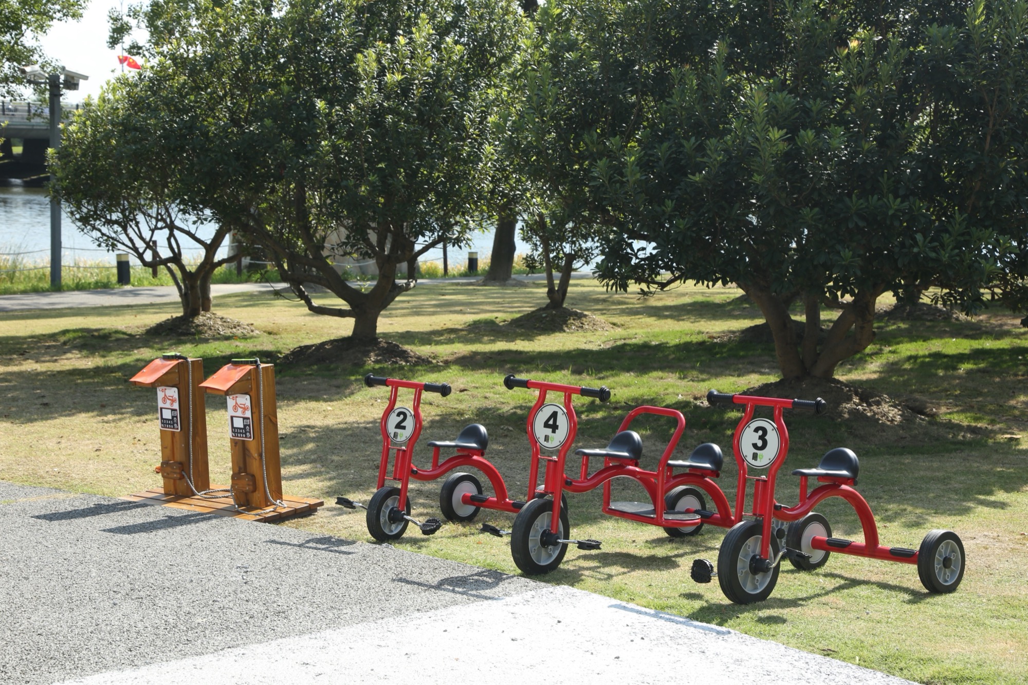 loopfiets*driewieler-laadstation