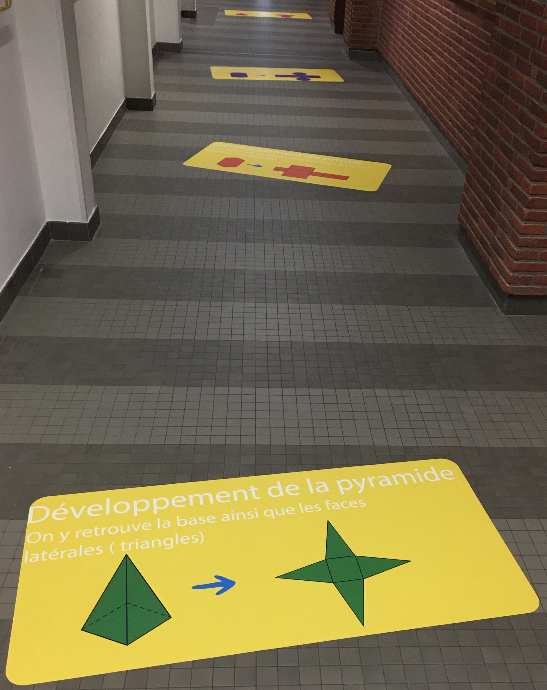eduplay-vloersticker-2d-en-3d-vormen-8.jpeg