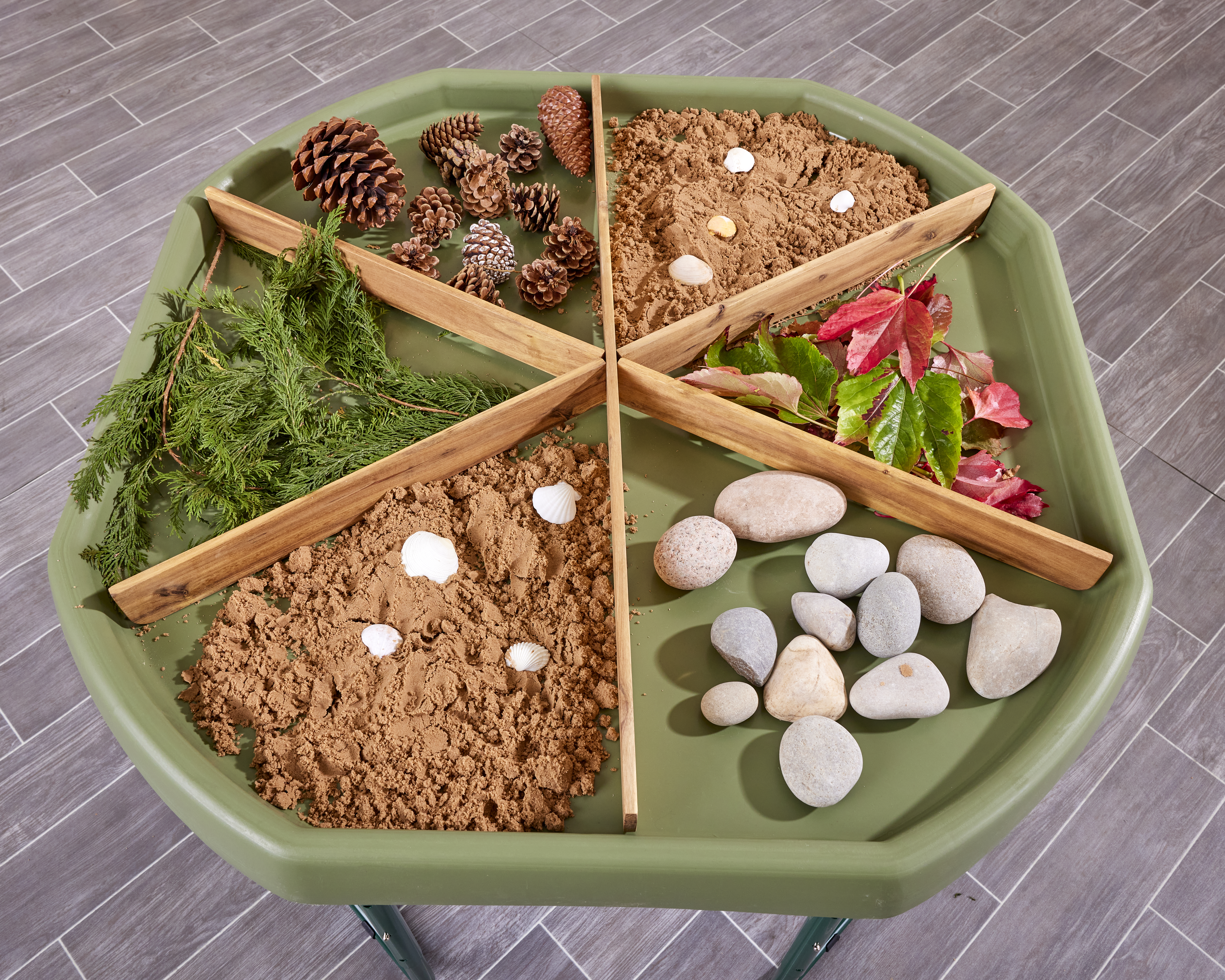 Deze handige verdelers zijn perfect voor het sorteren, tellen en organiseren van allerlei materialen, waardoor creativiteit en samenwerking worden gestimuleerd.